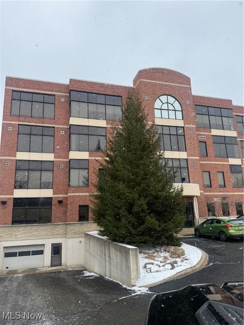 Tiny photo for 822 Kumho Drive #101/104, Fairlawn, OH 44333 (MLS # 5179020)