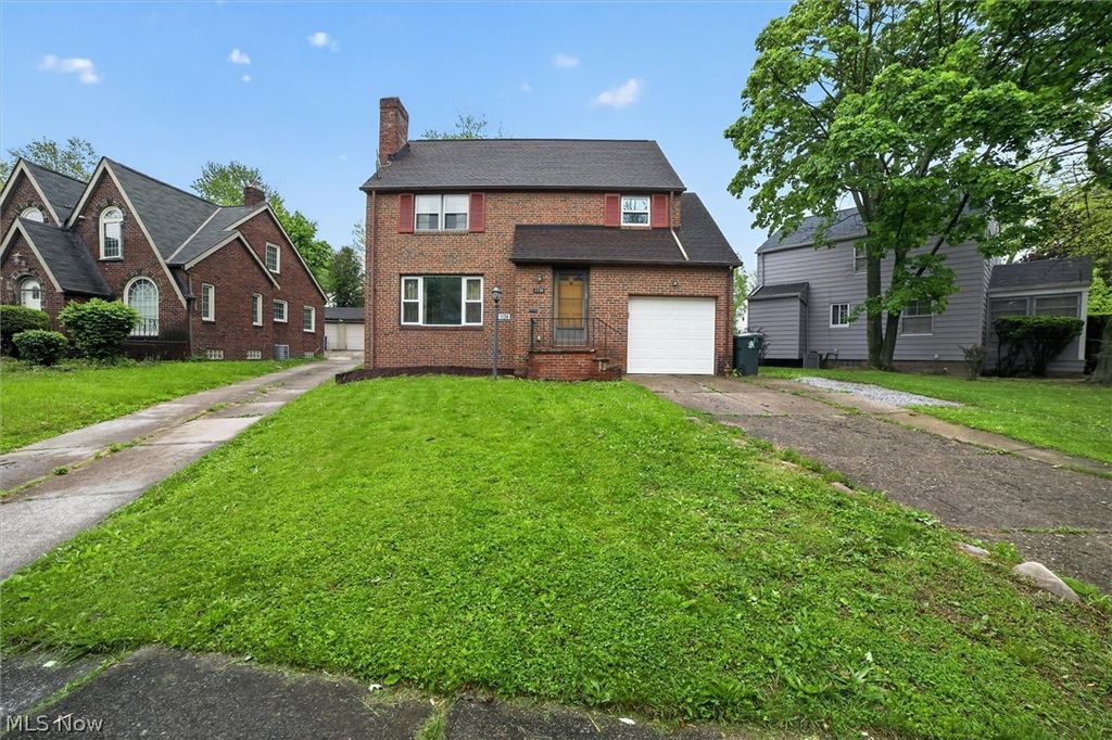 Photo of 1139 Castleton Road, Cleveland Heights, OH 44121 (MLS # 5208257)