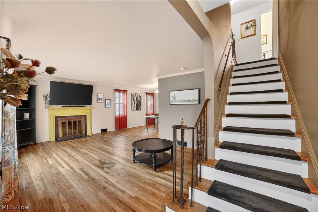 Photo of 1139 Castleton Road, Cleveland Heights, OH 44121 (MLS # 5208257)