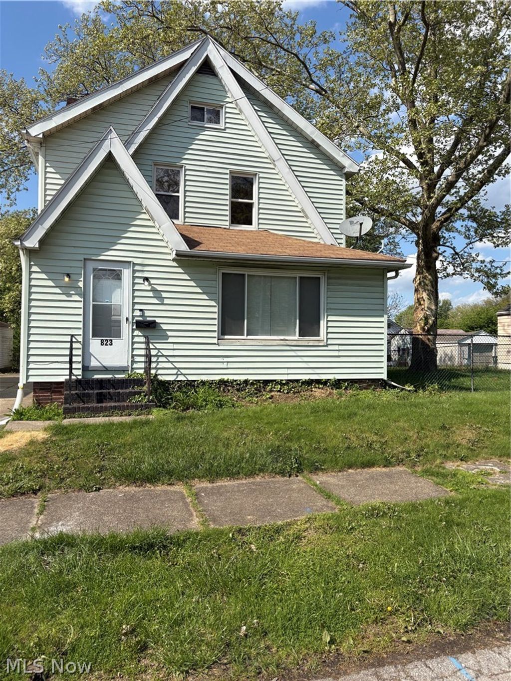 Photo of 823 Marie Avenue, Akron, OH 44314 (MLS # 5207150)