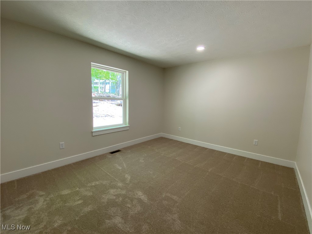 1965 Apple Valley Drive, Howard, Ohio image 9