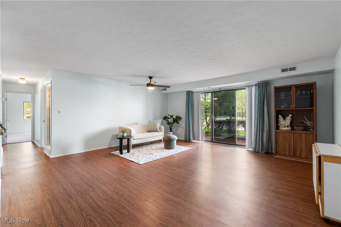 2935 N Bay Drive #H10, Westlake, Ohio image 8