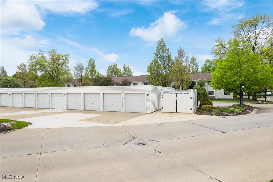 2935 N Bay Drive #H10, Westlake, Ohio image 24
