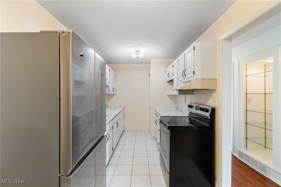 2935 N Bay Drive #H10, Westlake, Ohio image 13