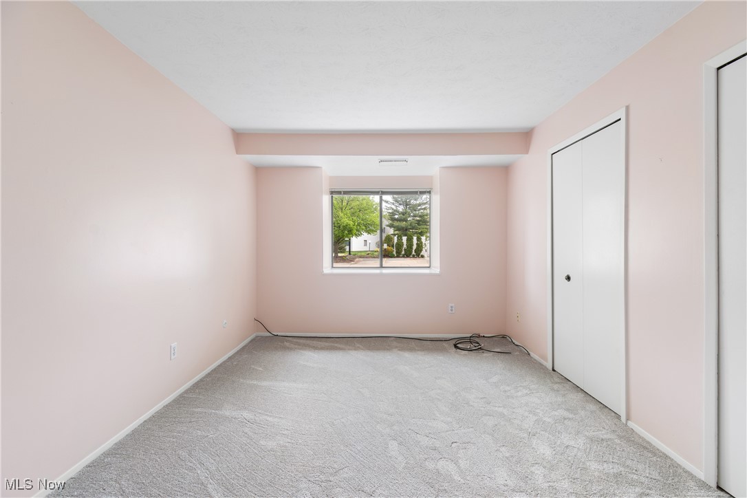 2935 N Bay Drive #H10, Westlake, Ohio image 17