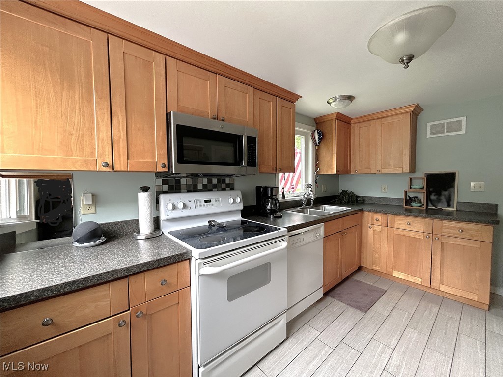 111 Fairview Road, Chagrin Falls, Ohio image 3