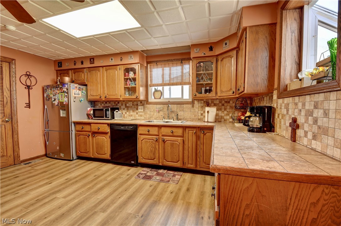 1307-1309 Main Avenue W