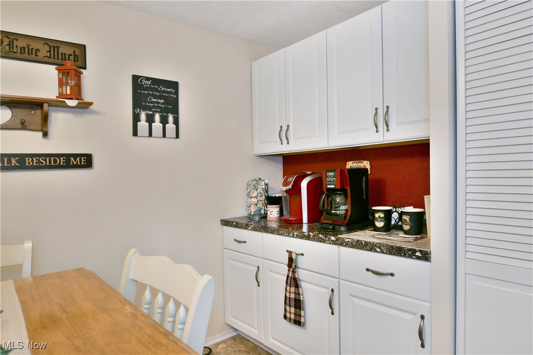 Oakview Manor - Residential