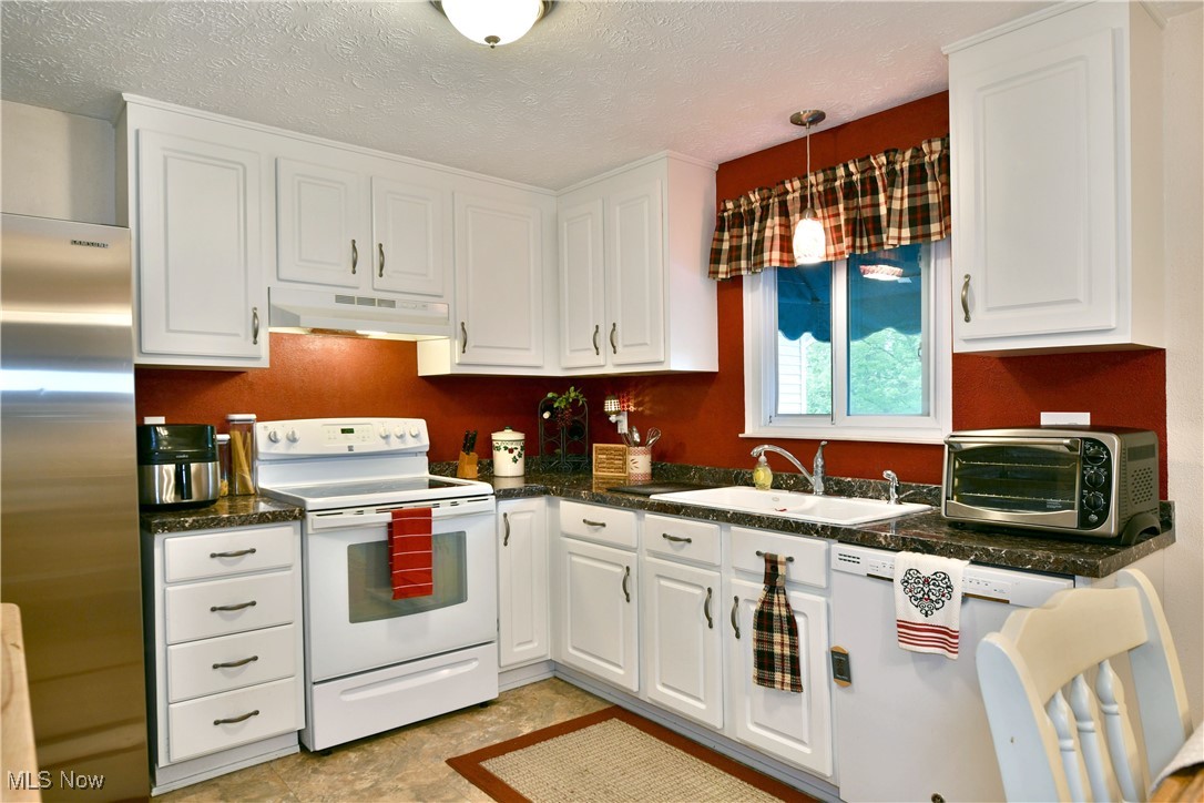 Oakview Manor - Residential