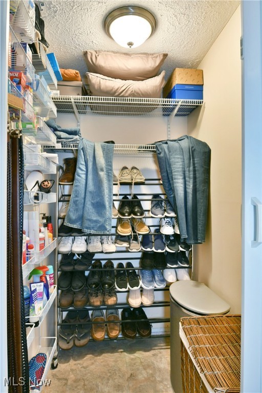 Oakview Manor - Residential