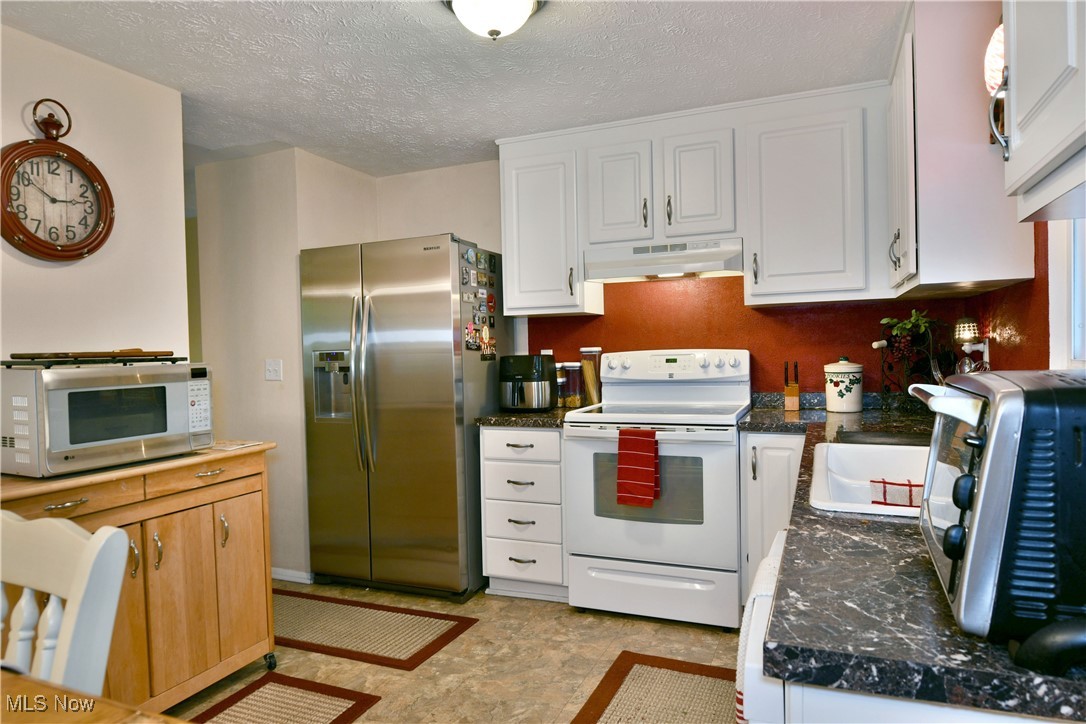 Oakview Manor - Residential