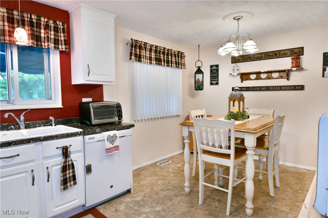 Oakview Manor - Residential