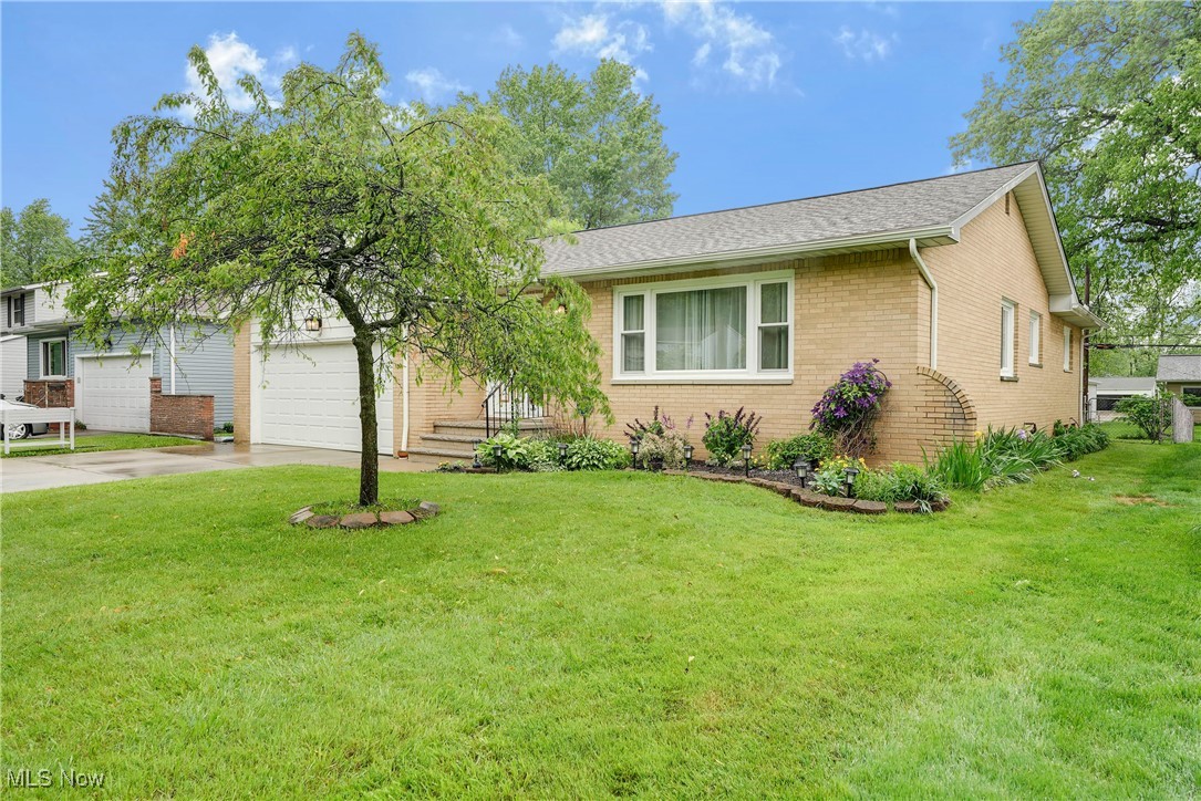 6705 Glenallen Avenue, Solon, Ohio image 2