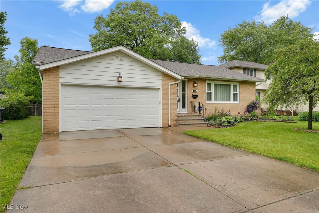 6705 Glenallen Avenue, Solon, Ohio image 3