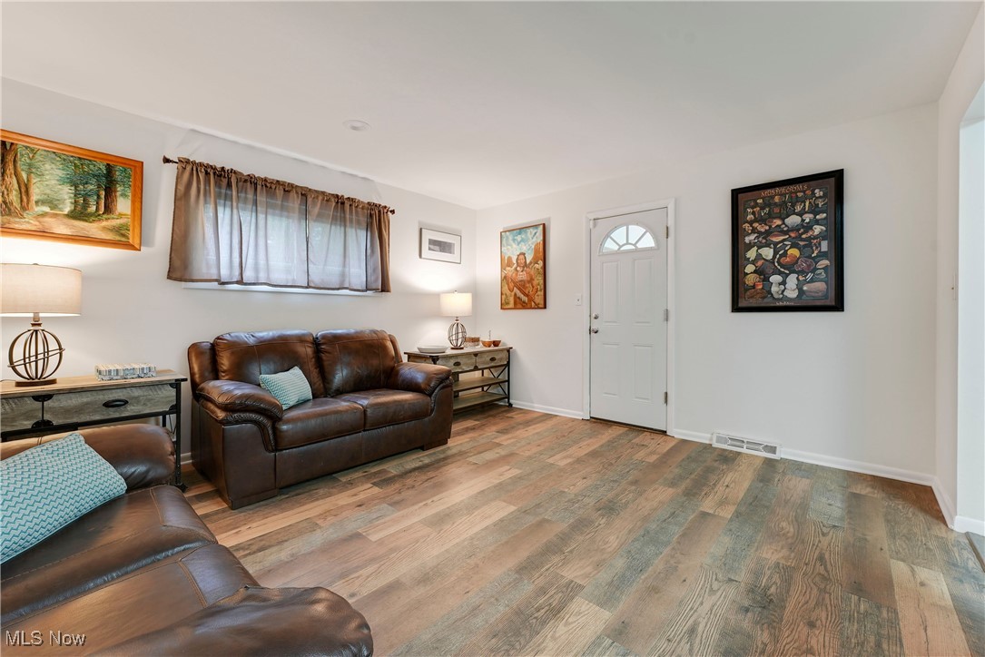 6705 Glenallen Avenue, Solon, Ohio image 13