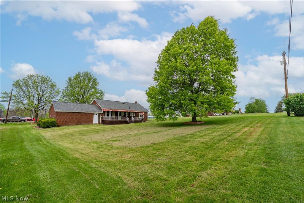 Photo of 818 Canton Road NW, Carrollton, OH 44615 (MLS # 5207171)