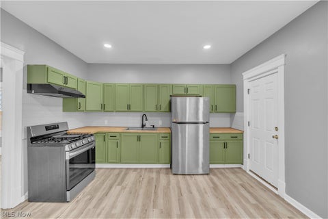 Tiny photo for 3209 Woodbridge Avenue, Cleveland, OH 44109 (MLS # 5254847)
