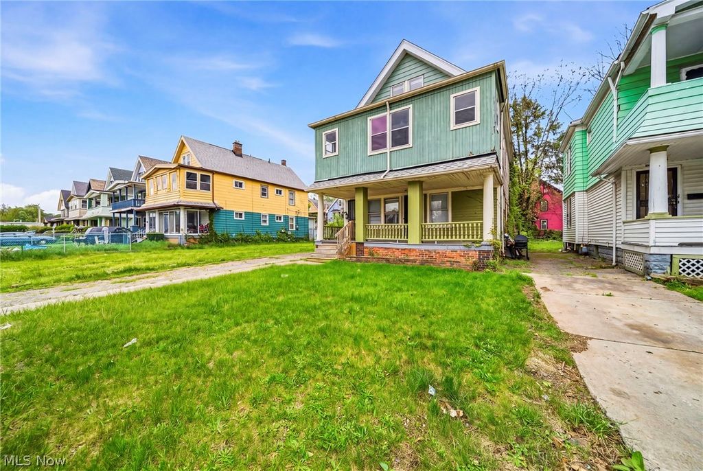 Photo of 13504 Ashburton Avenue, Cleveland, OH 44110 (MLS # 5206720)