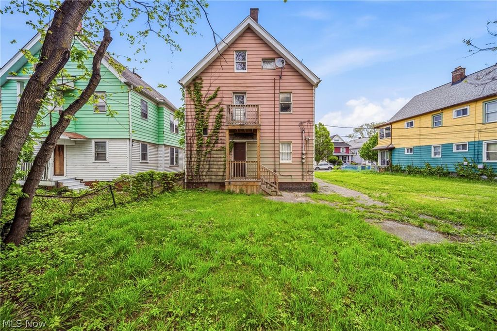 Photo of 13504 Ashburton Avenue, Cleveland, OH 44110 (MLS # 5206720)