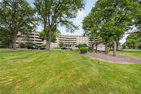 Condo For Sale - 3400 Wooster Road #416<br/> Rocky River, OH 44116