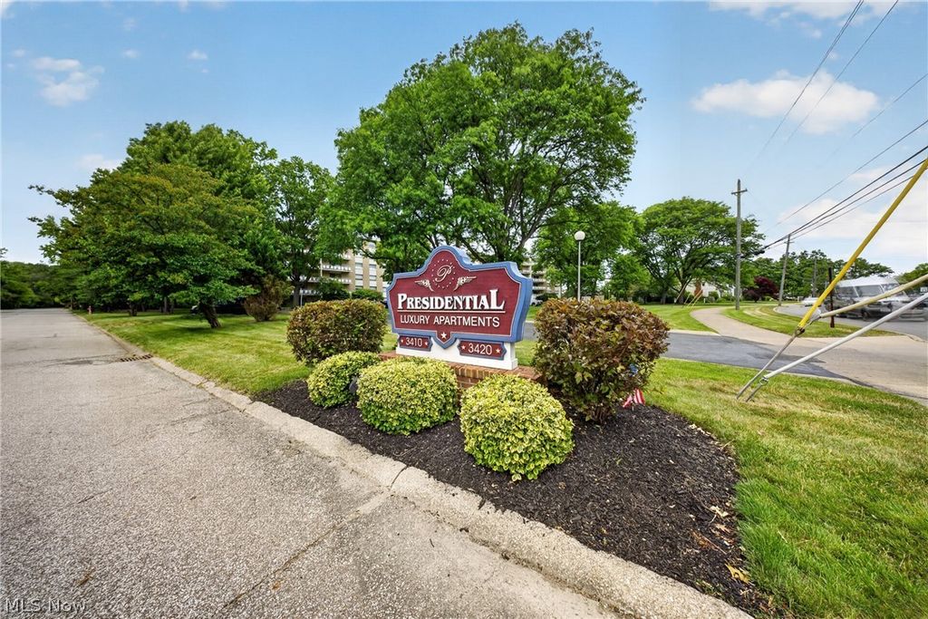 Photo of 3400 Wooster Road #416, Rocky River, OH 44116 (MLS # 5217843)