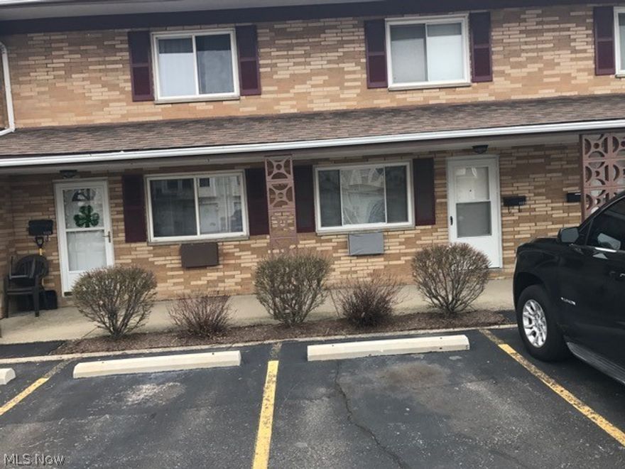 Well Maintained 2 Bdrm 1 1/2 Bath Townhouse style Condo.  Appliances.  Freshly painted.  New Carpet LR.