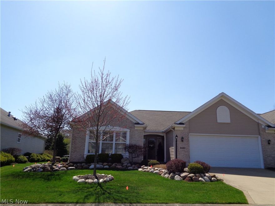 Cluster Home in Stratford Green just like new. Master bedroom with newer carpet and the 3 back windows, ceiling fan. Master bath garden tub, walk in shower, ceiling fan and walk in closet. Great room stone fireplace, laminate flooring, ceiling fan. Den with French doors, ceiling fan. Eat in kitchen newer mircowave and dishwasher. Patio off kitchen, screened in vinyl gazebo. Extra storage above garage with pull down steps and flooring. Newer hot water tank, sprinkler system ,skylights, security system, ice guard cable front roof, newer storm doors, motion sensor lights back door.  Ready to move in.