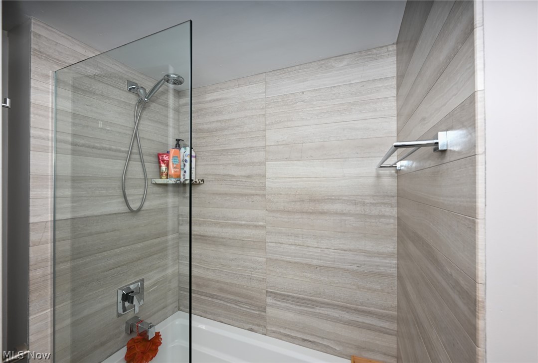 Meridian Condo - Residential