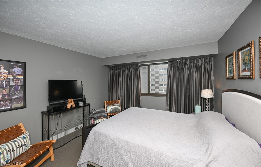 Meridian Condo - Residential