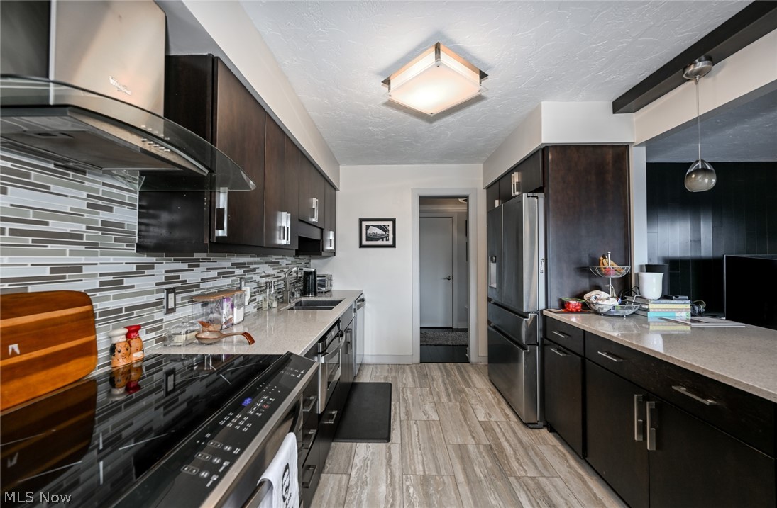 Meridian Condo - Residential