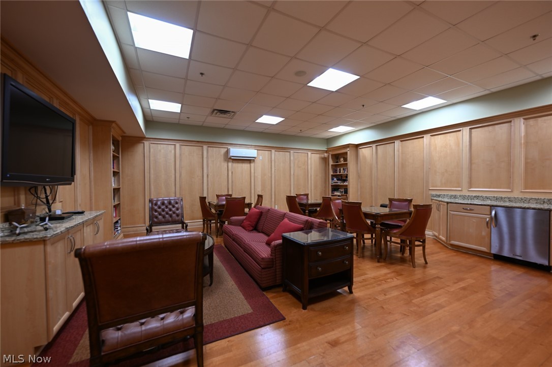 Meridian Condo - Residential