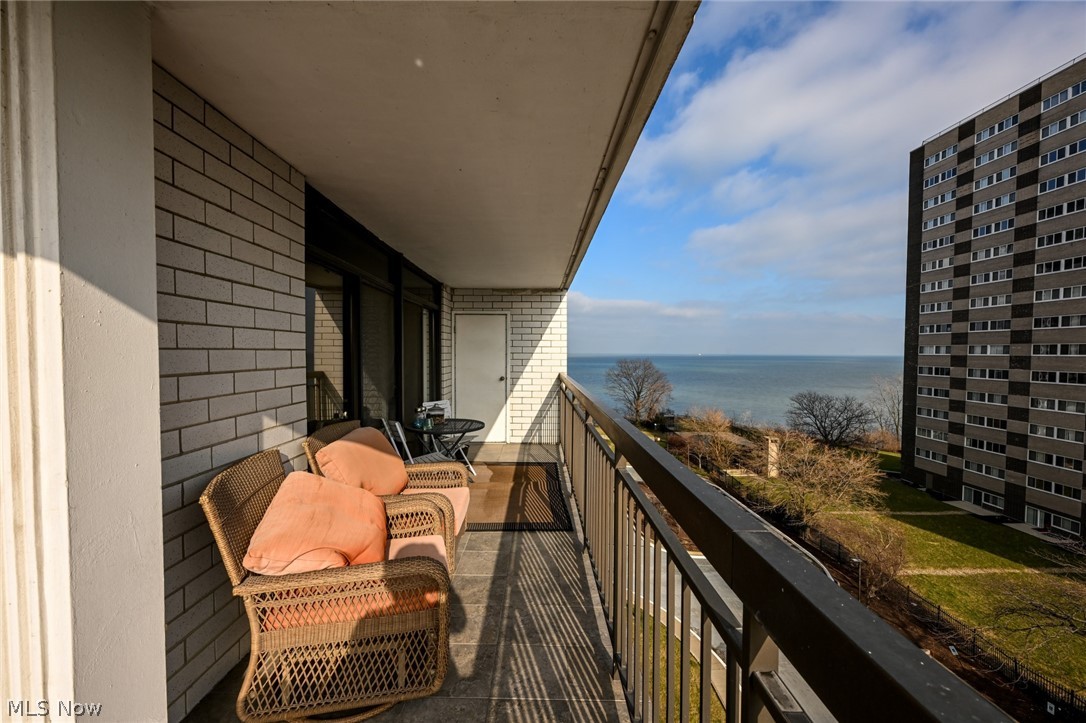 Meridian Condo - Residential