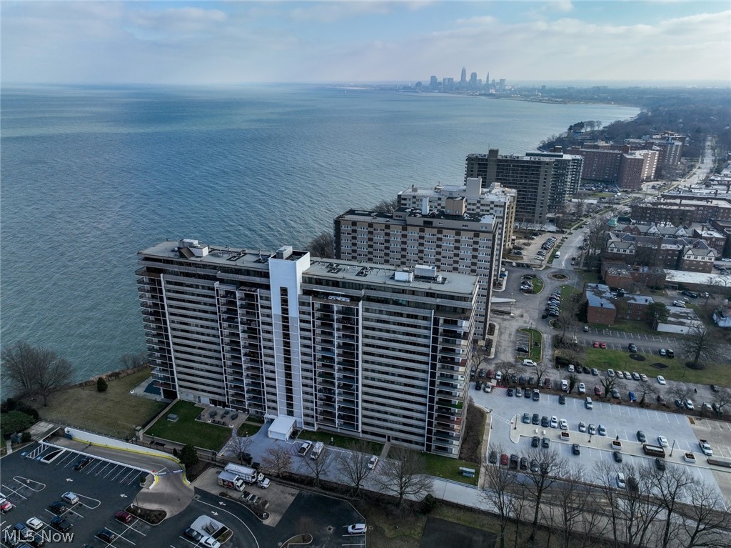 Meridian Condo - Residential