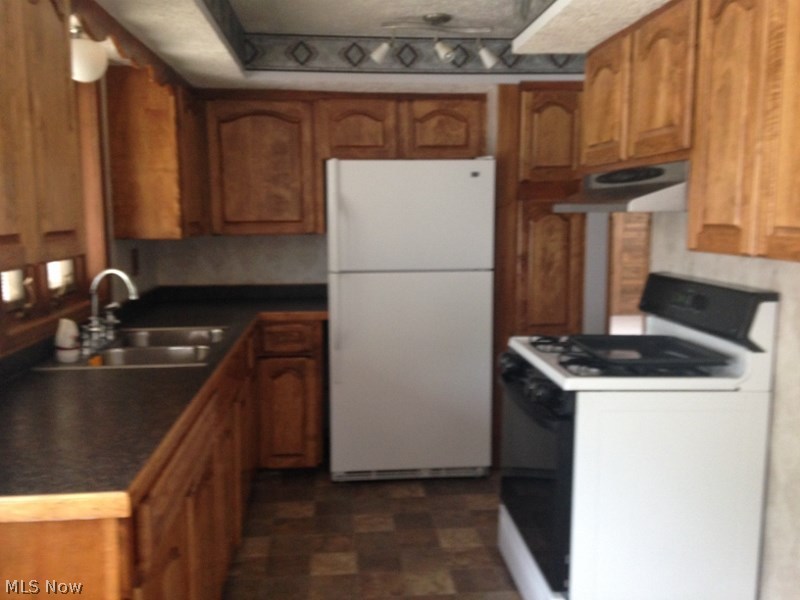 Sippo Lake Club - Residential