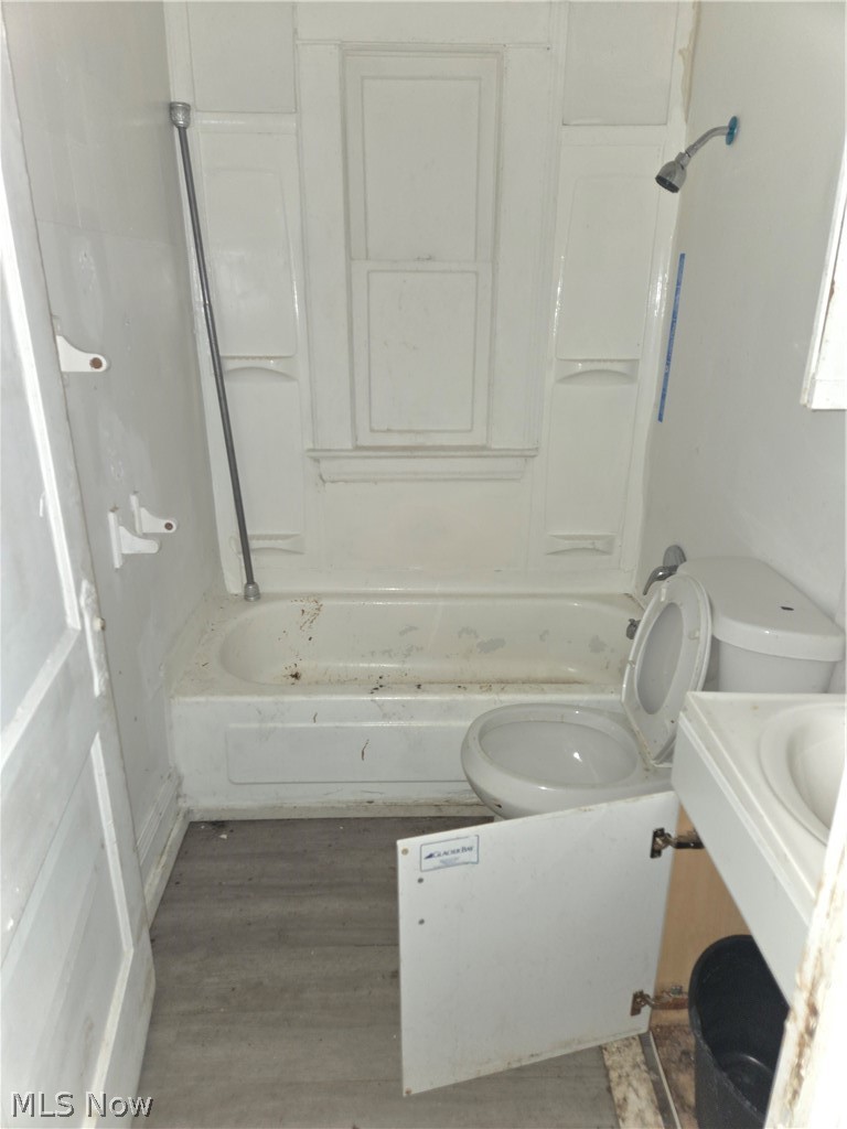 R C Mott Heirs Sub - Residential Income