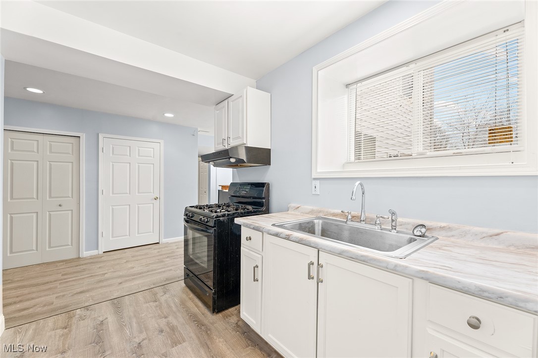 6645 Andre Lane, Solon, Ohio image 38