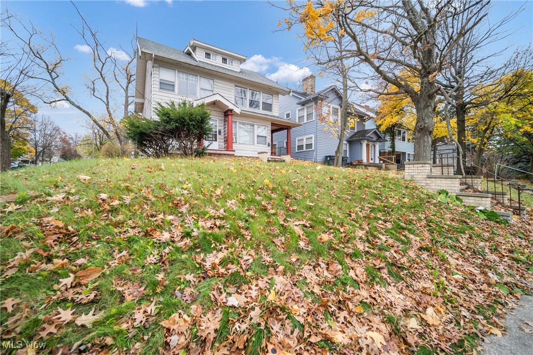 Cleveland Heights, Ohio 44121, United States, 7 Bedrooms Bedrooms, ,3 BathroomsBathrooms,Residential,Pending,22095