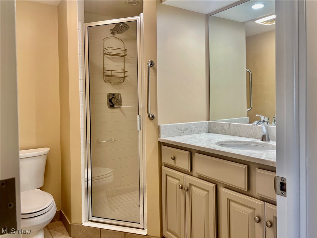 Meridian Condo - Residential