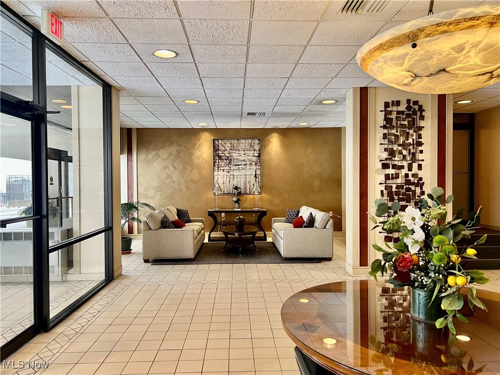 Meridian Condo - Residential