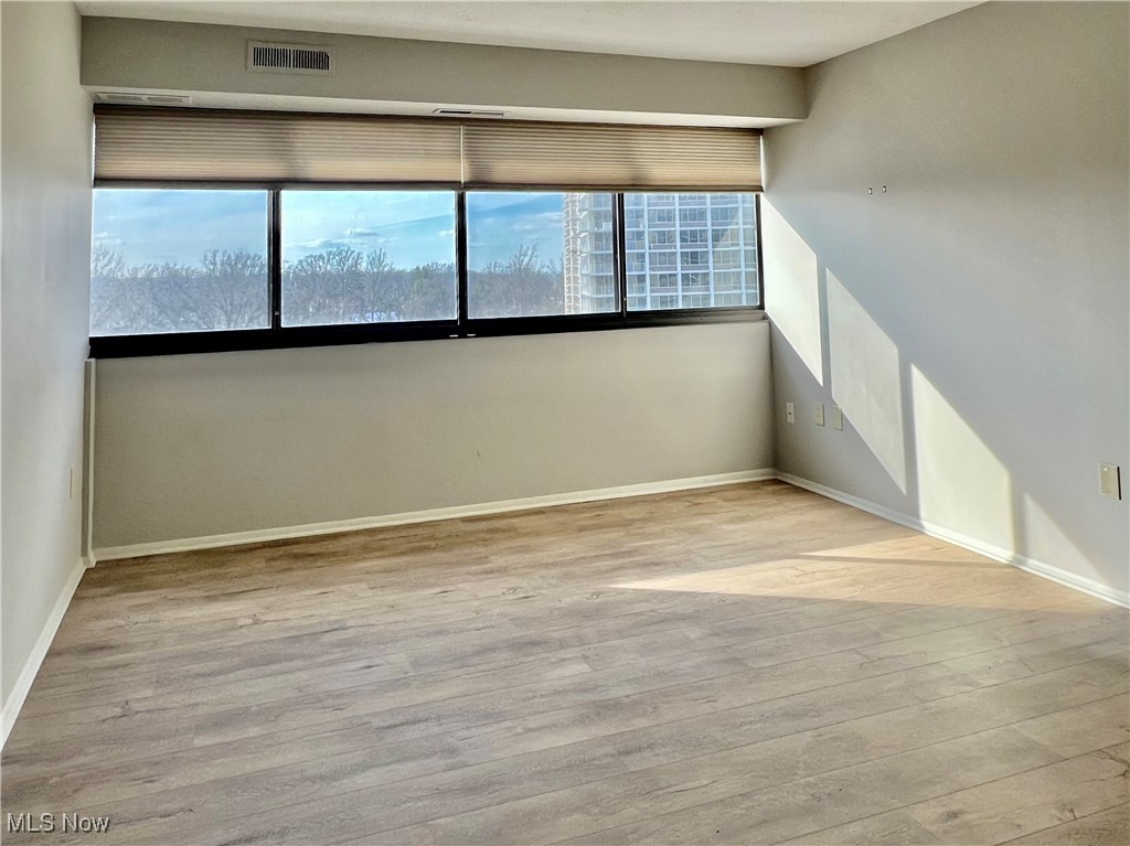 Meridian Condo - Residential