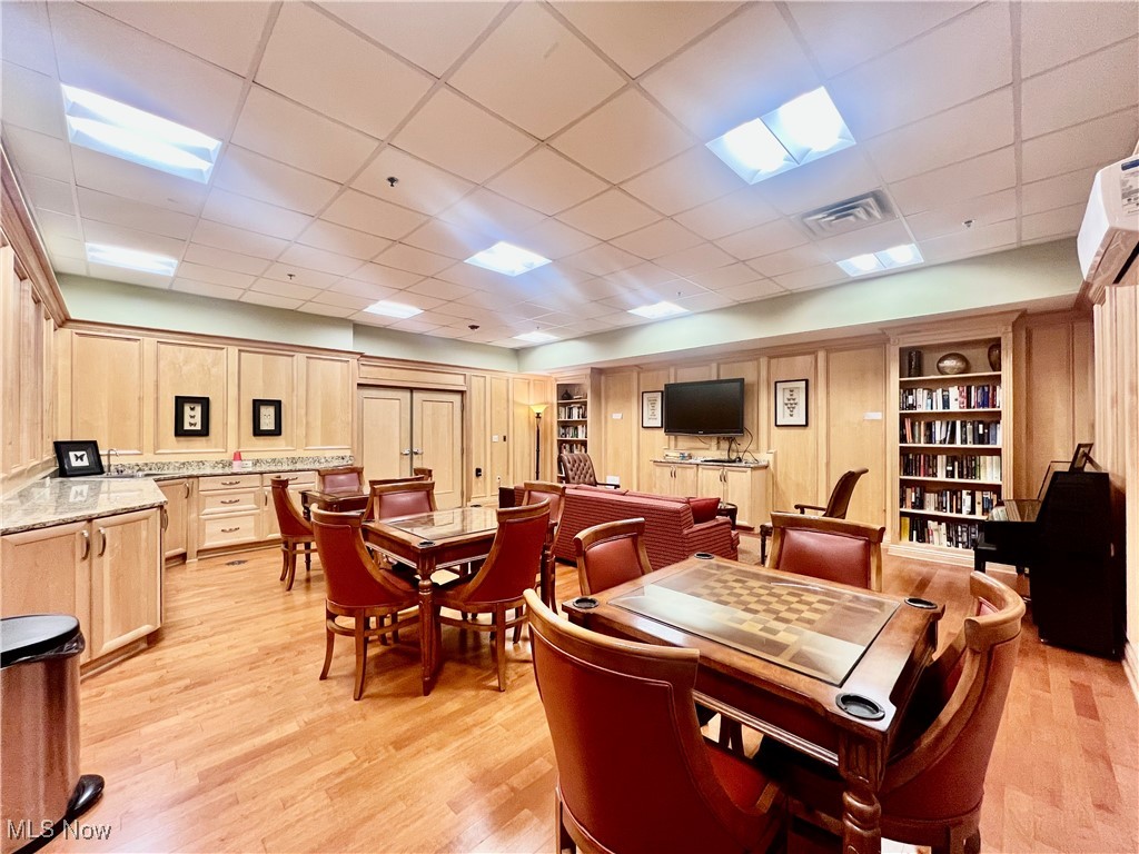 Meridian Condo - Residential