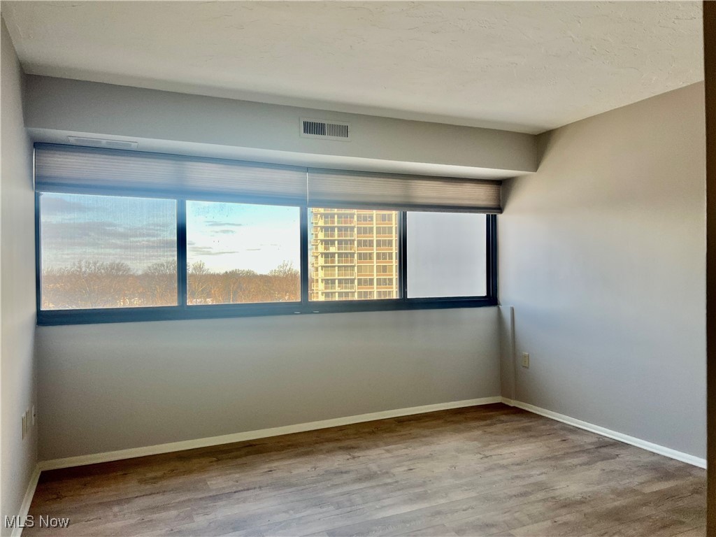 Meridian Condo - Residential