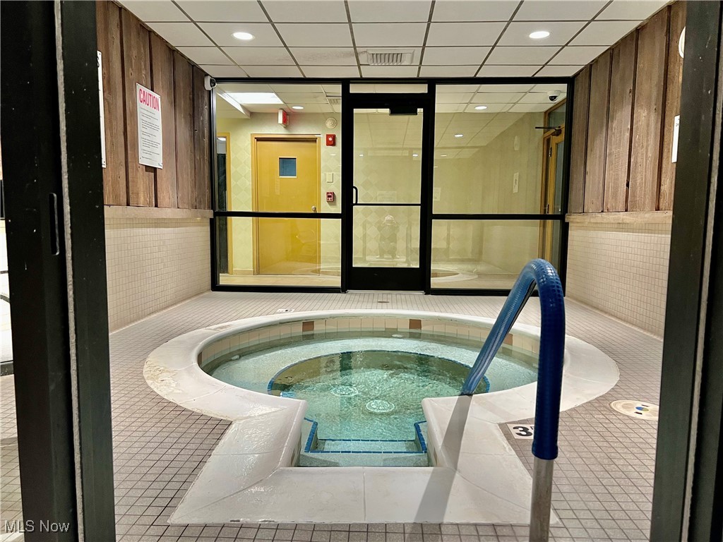 Meridian Condo - Residential