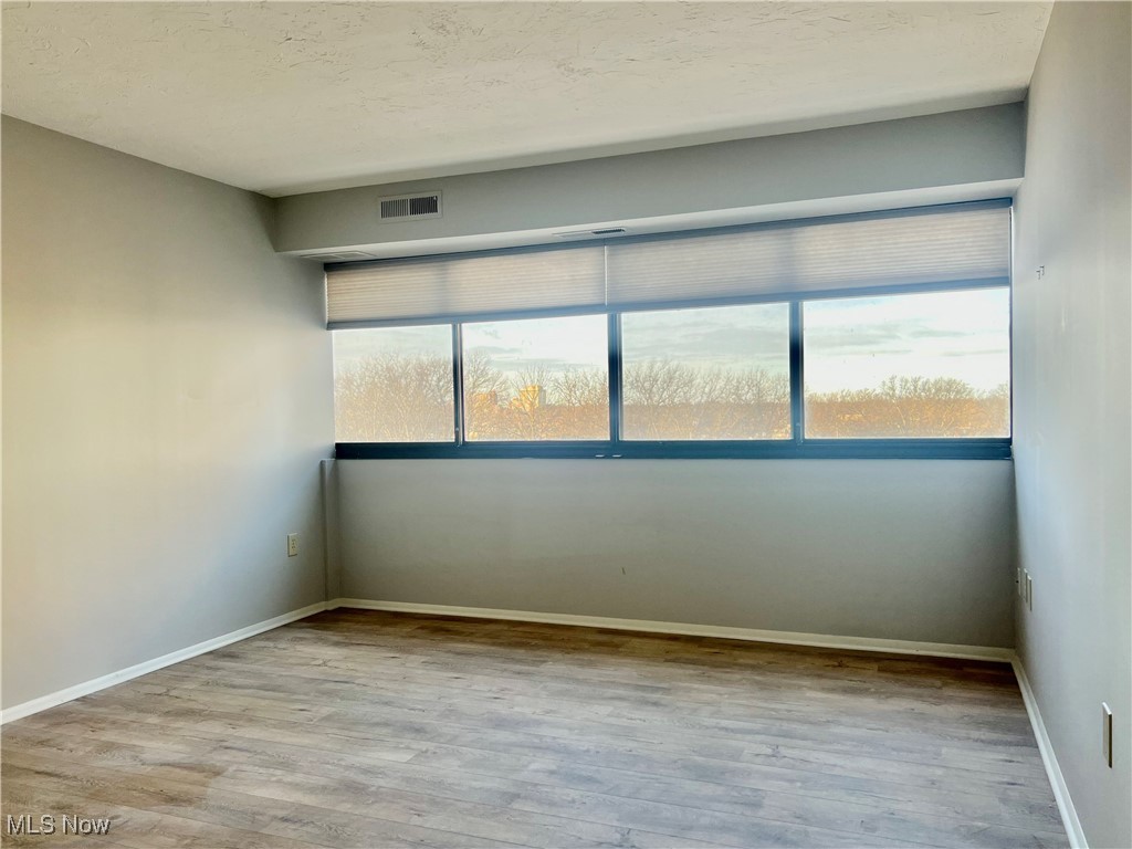 Meridian Condo - Residential