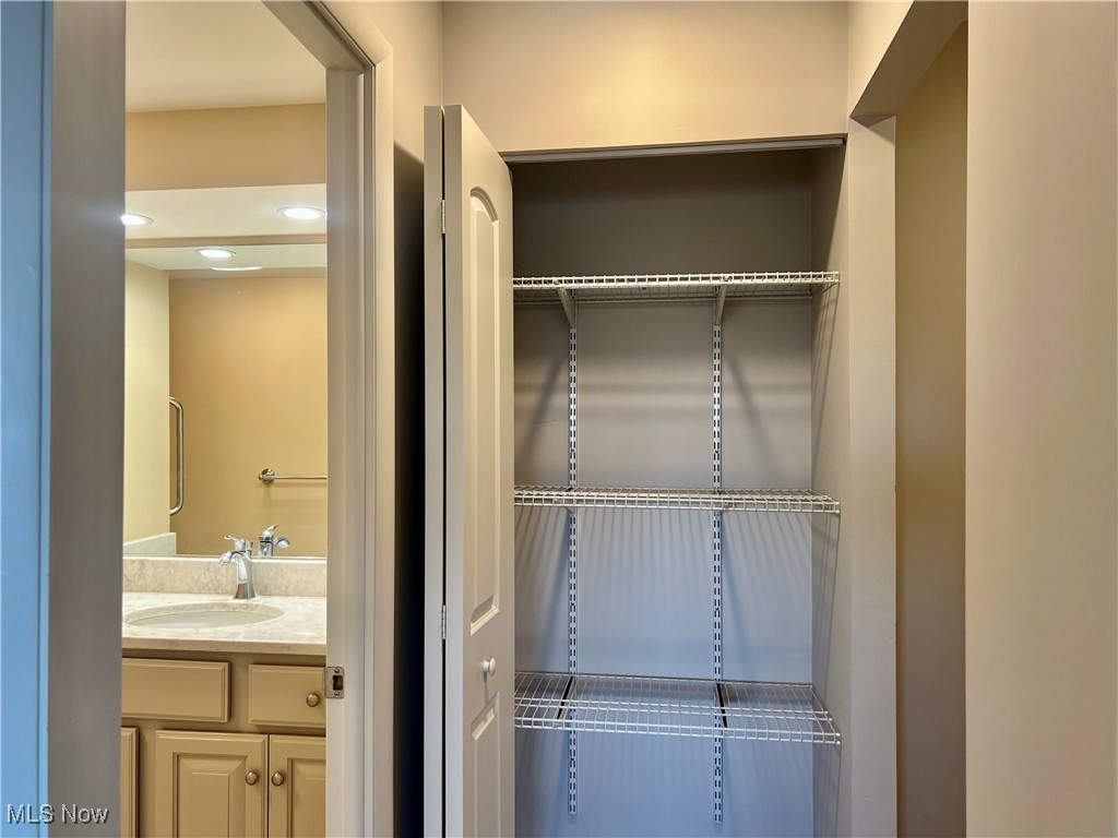 Meridian Condo - Residential