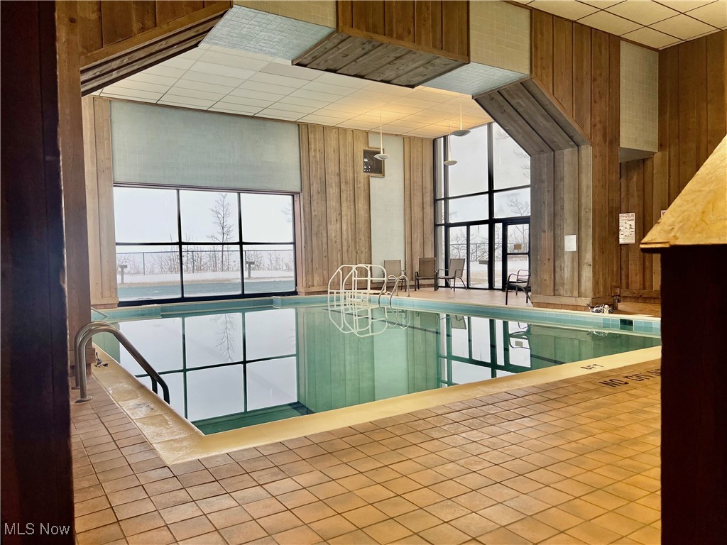 Meridian Condo - Residential