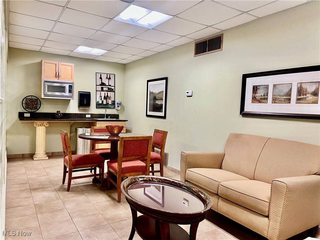 Meridian Condo - Residential