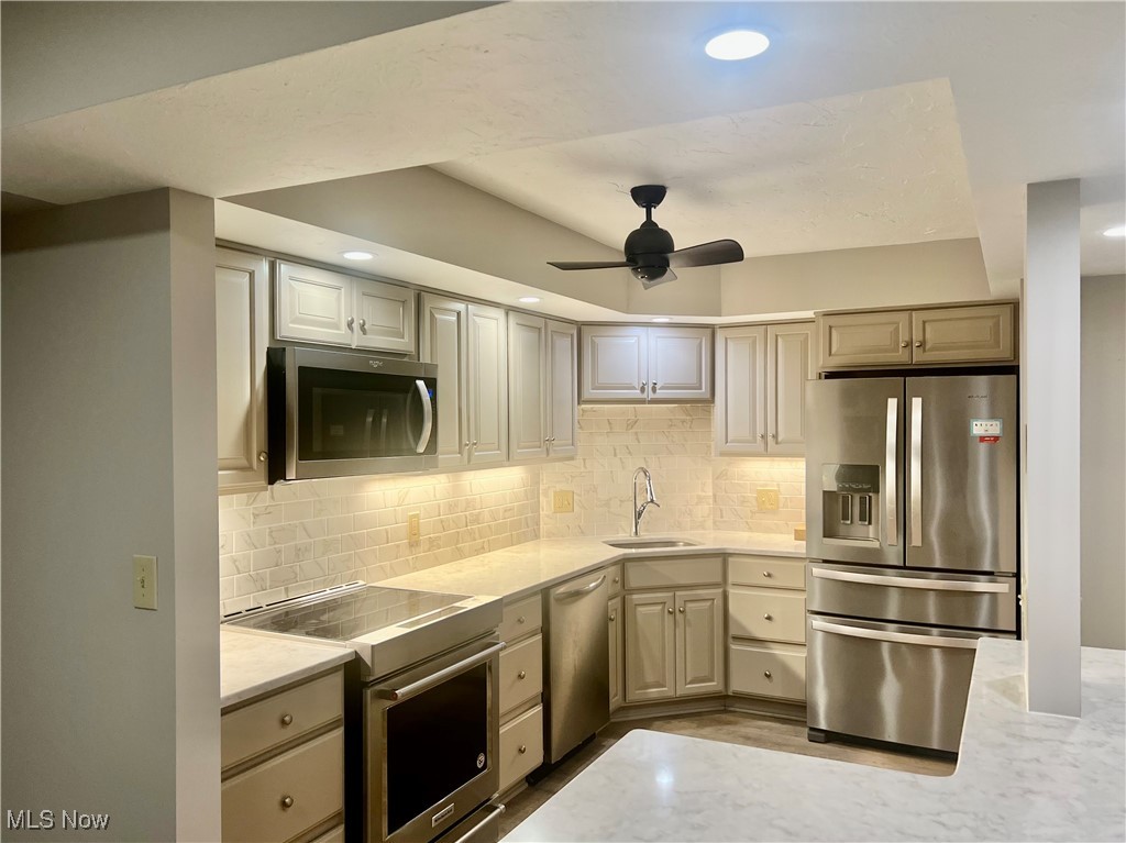 Meridian Condo - Residential