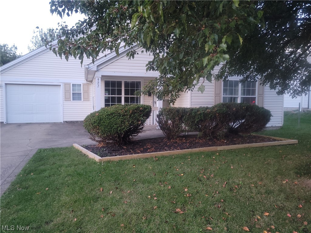 Come see this quaint 4 bedroom house located near Millcreek park.
updated flooring throughout the home.
Update kitchen sink with garabage disposal.
home equipped with new smoke detectors and new lighting in most areas
Home is move in ready.
Schedule your showing now