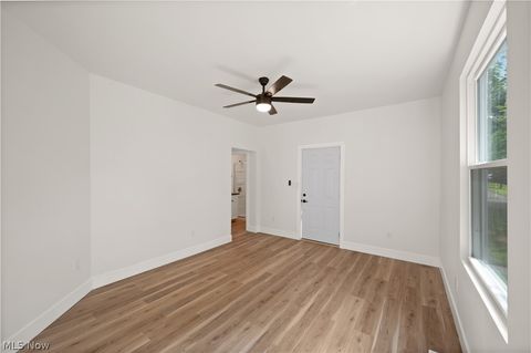 Tiny photo for 403 E Montgomery Street, Marietta, OH 45750 (MLS # 5224120)